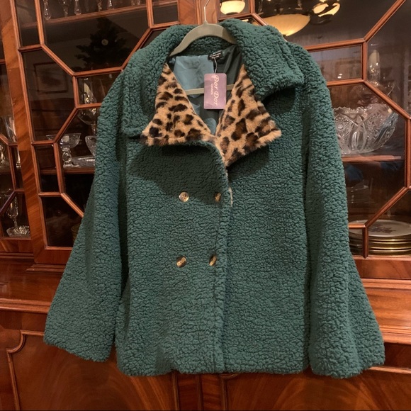 chic leopard /animal print fuzzy cozy long sleeved - Picture 4 of 6